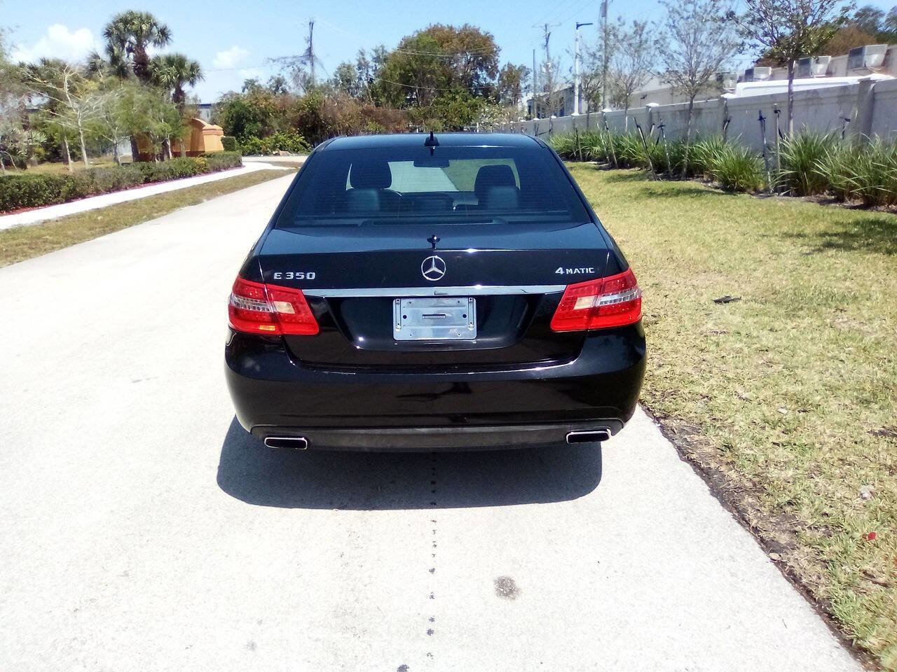 Used 2013 Mercedes-Benz E 350 4MATIC Sedan image 6