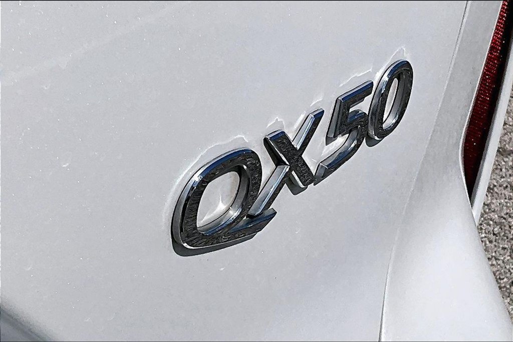 Used 2023 INFINITI QX50 Luxe FWD image 39
