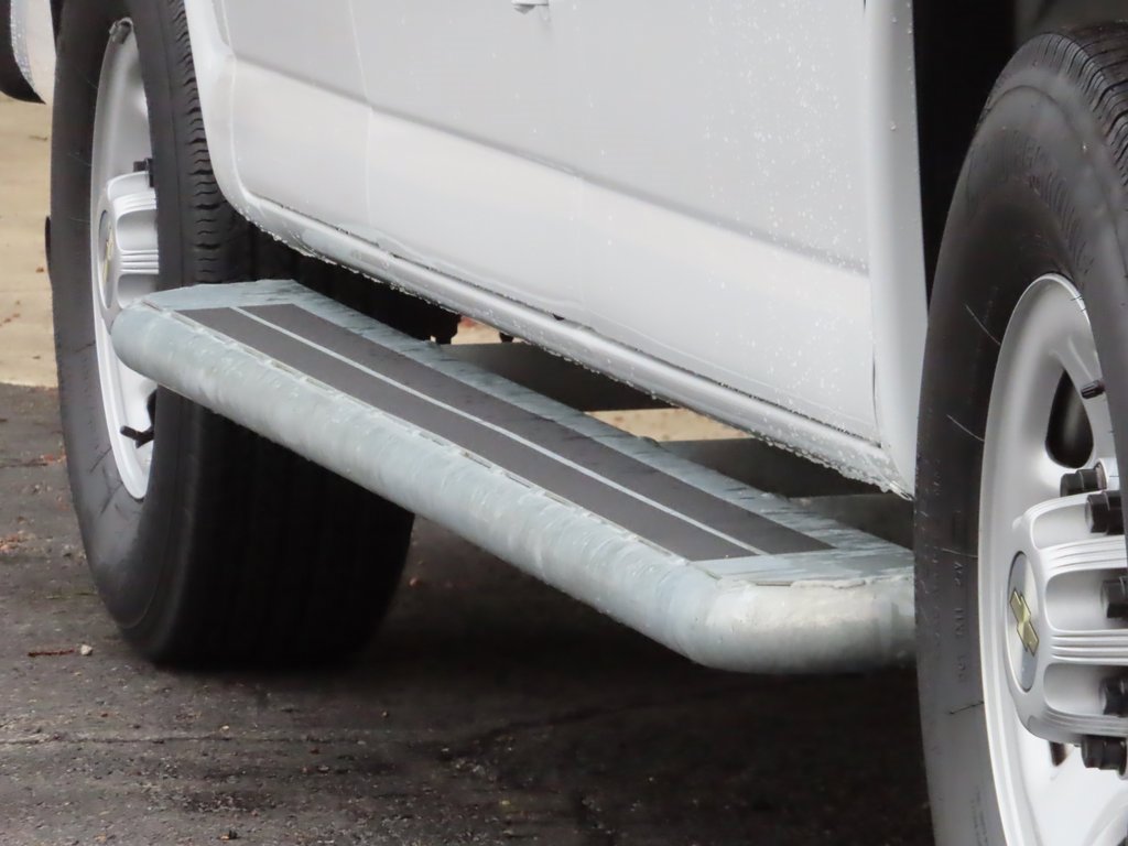 Used 2024 Chevrolet Express 2500 w/ Driver Convenience Package image 12