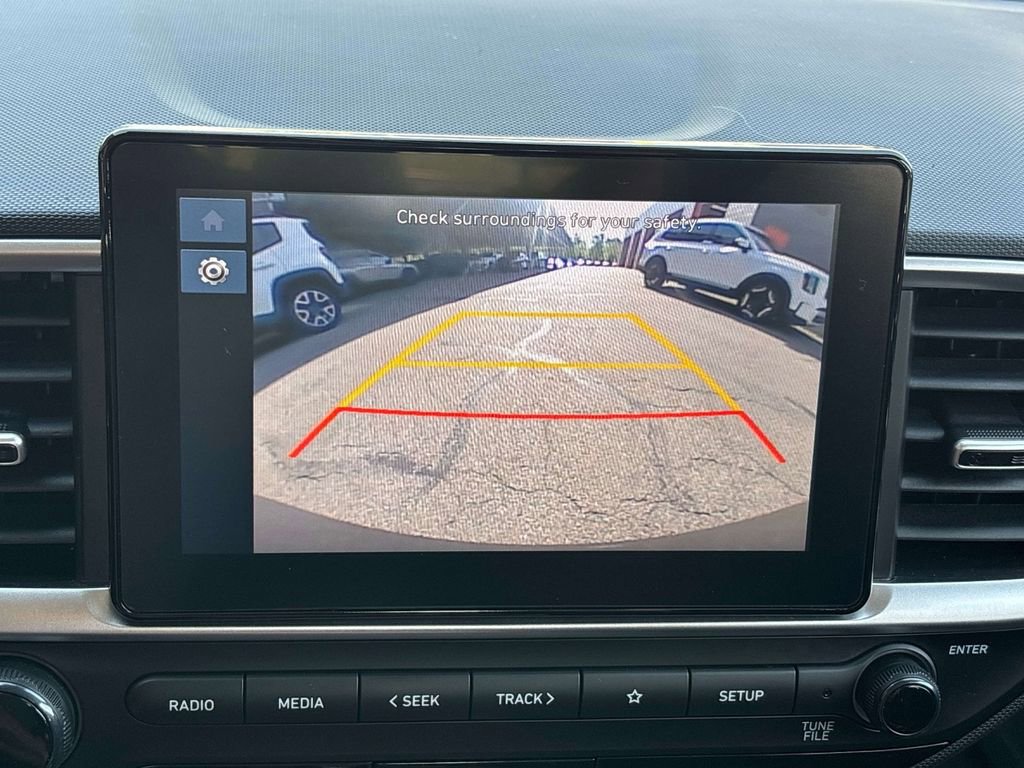 Used 2025 Hyundai Venue SEL FWD image 21