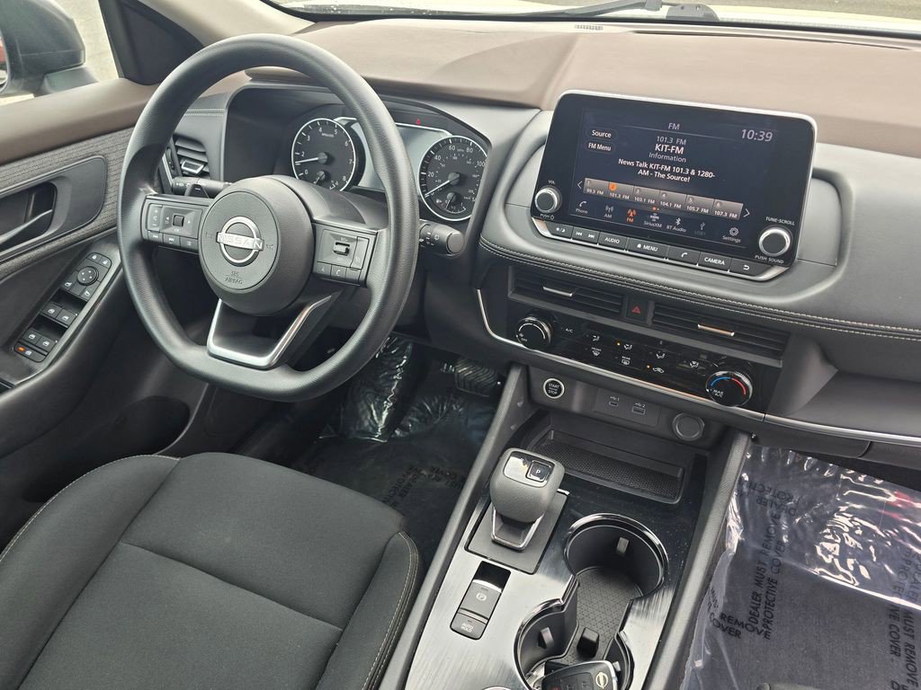 Used 2023 Nissan Rogue S AWD/4WD image 11