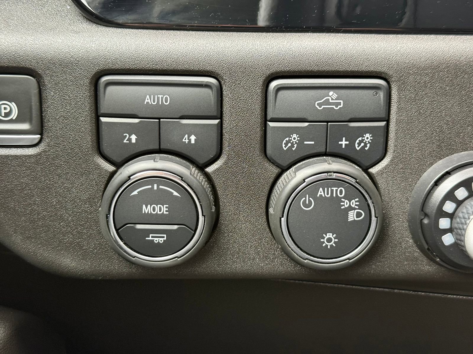 Certified 2024 Chevrolet Silverado 1500 LT AWD/4WD image 34