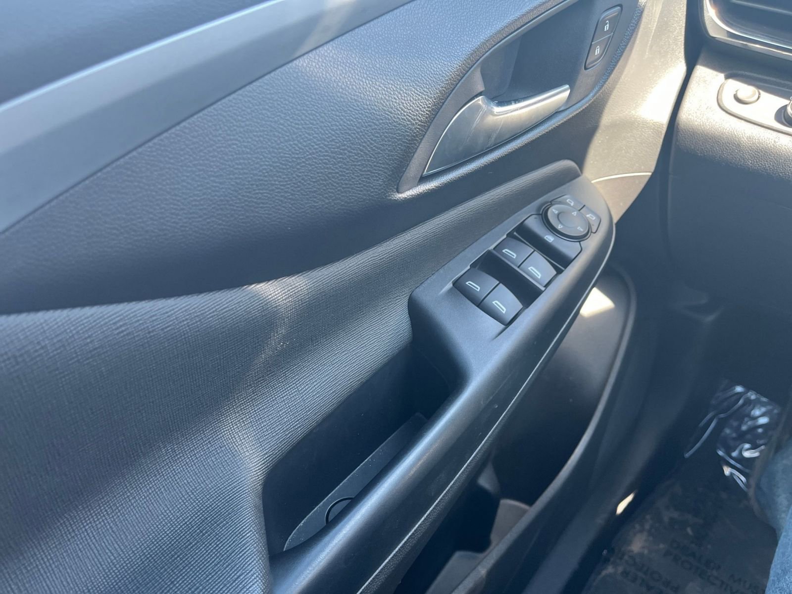 Used 2025 Buick Envista Preferred image 18