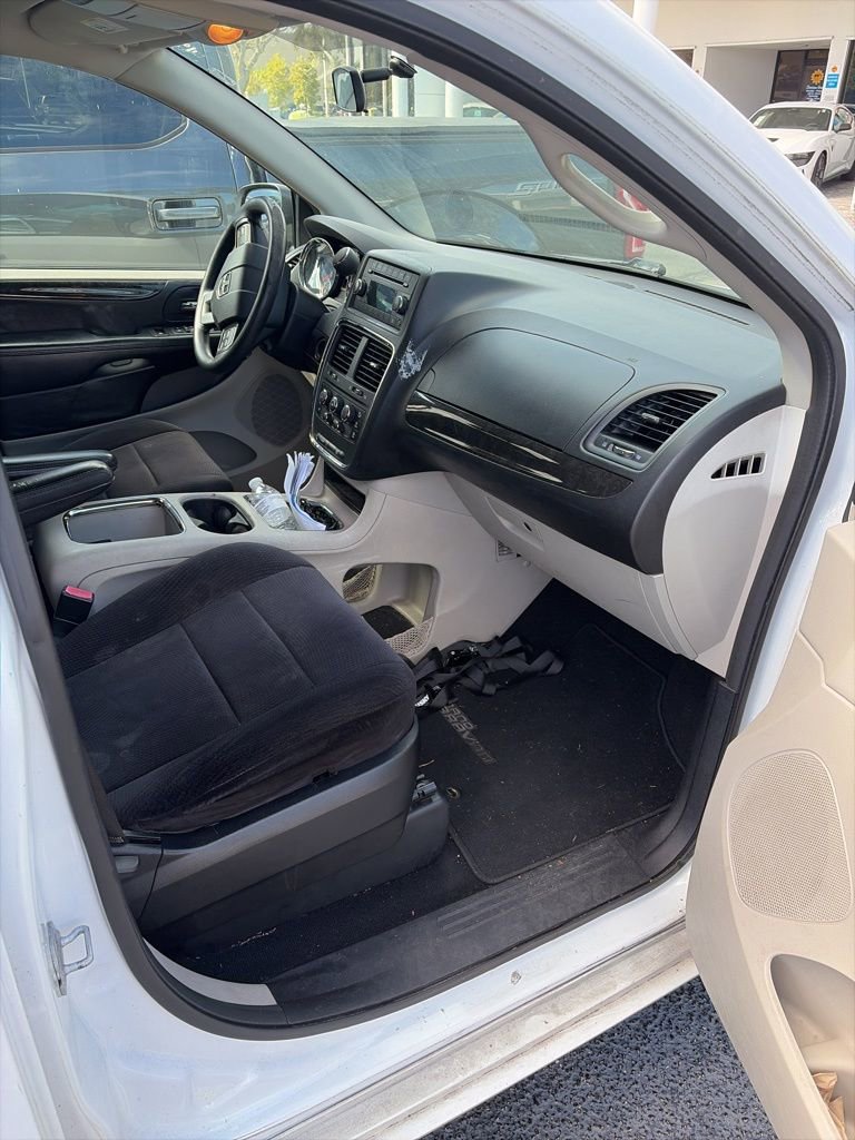 Used 2014 Dodge Grand Caravan SXT image 8