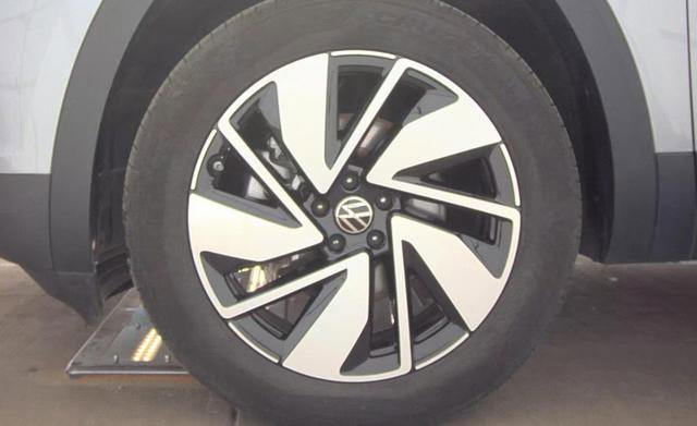 Used 2025 Volkswagen Atlas SEL image 3