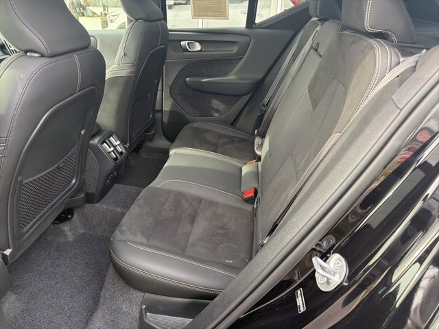 Certified 2025 Volvo XC40 B5 Plus image 12