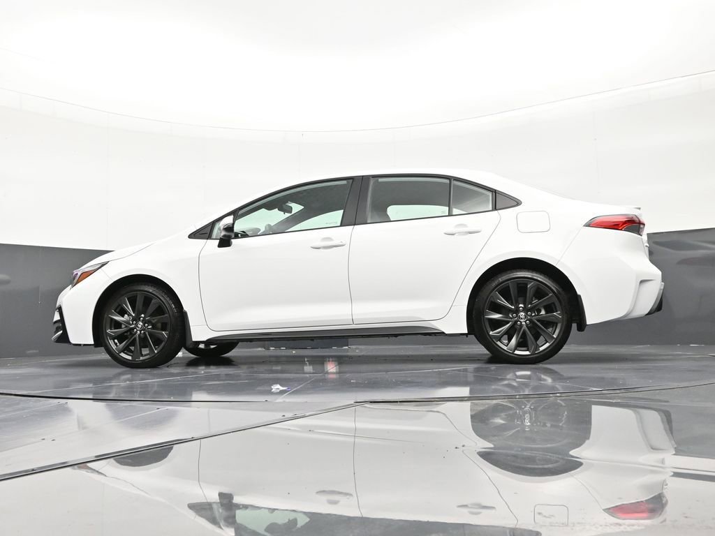 Used 2025 Toyota Corolla SE image 21