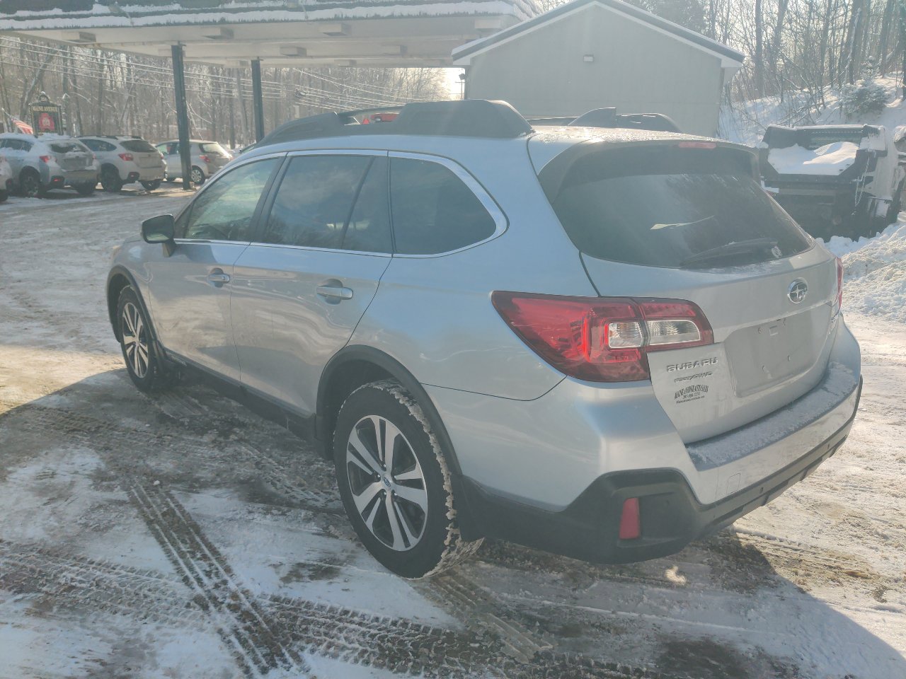 Used 2018 Subaru Outback 2.5i Limited AWD/4WD image 4