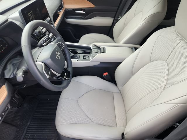 Certified 2026 Toyota Grand Highlander AWD Hybrid image 13