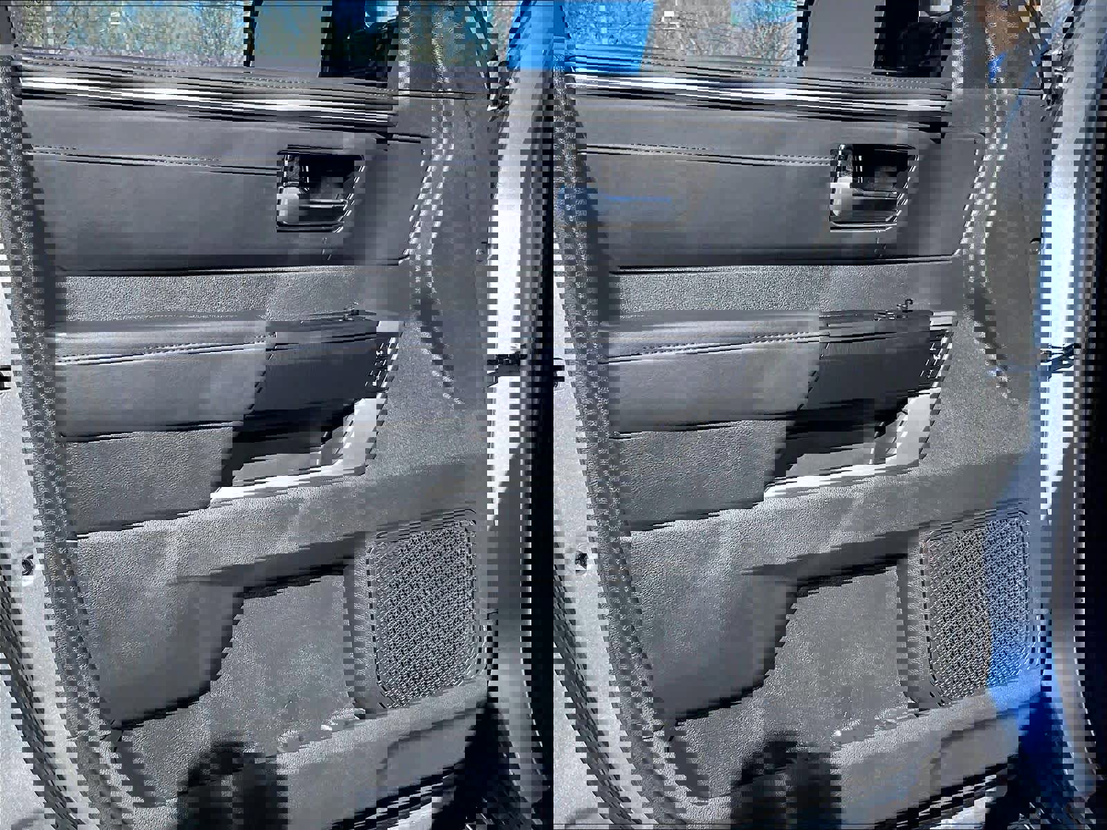 Used 2025 Toyota Sequoia Platinum image 9