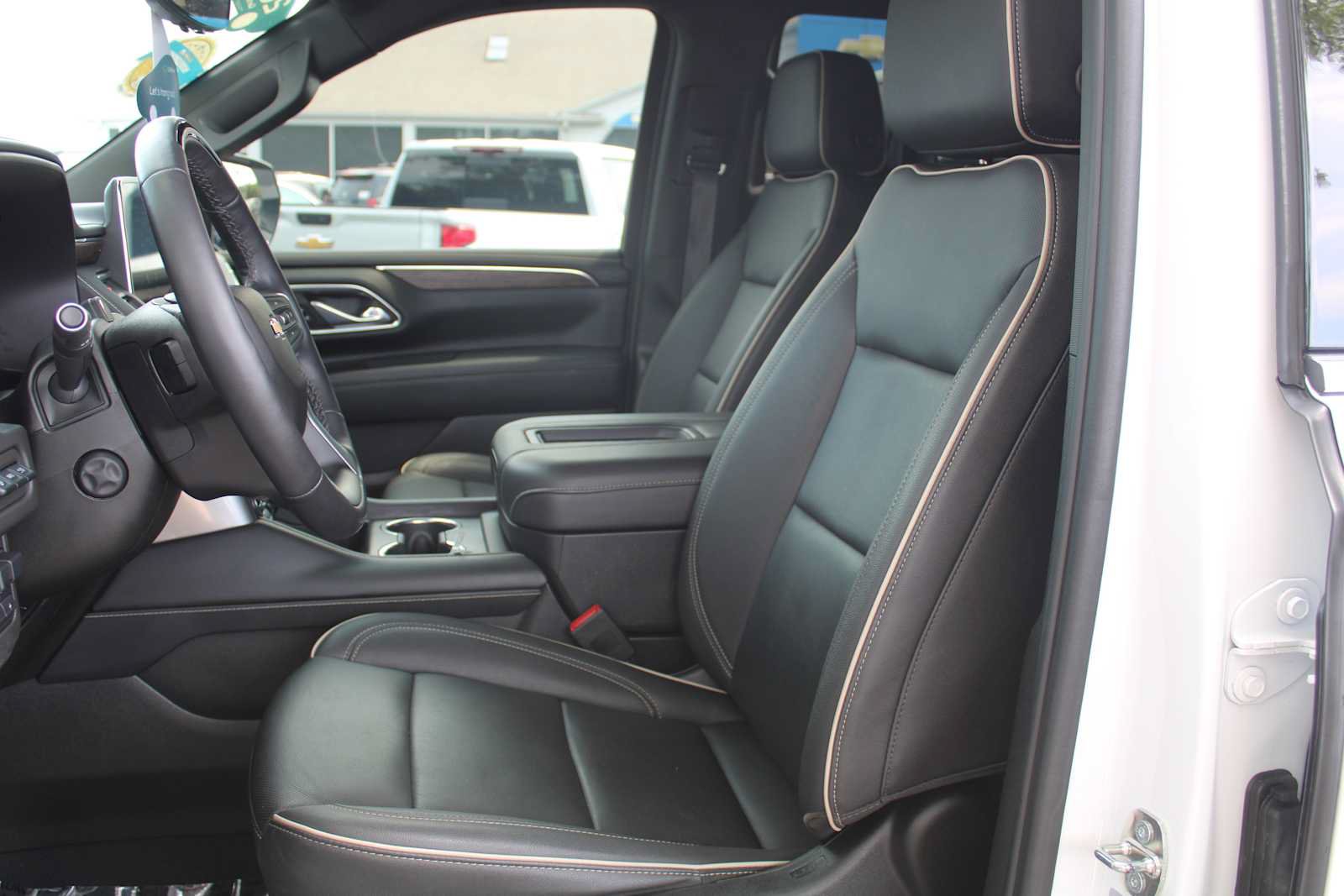 Certified 2023 Chevrolet Tahoe Premier w/ Advanced Technology Package AWD/4WD image 9