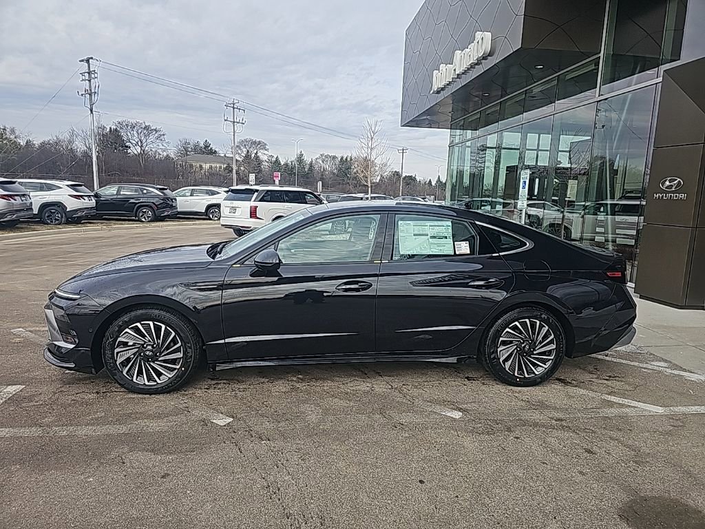 New 2026 Hyundai Sonata Limited FWD image 2