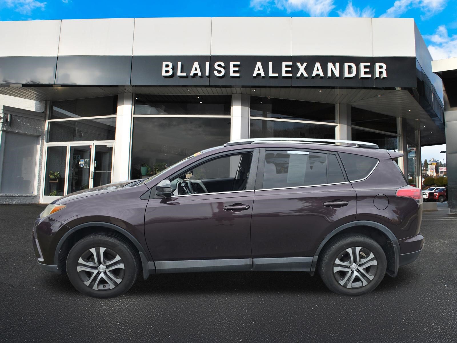 Used 2016 Toyota RAV4 LE AWD/4WD image 7