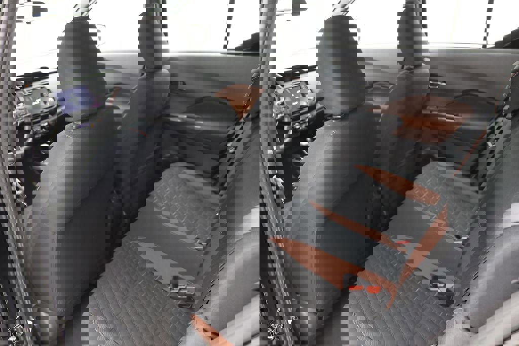 Used 2024 Nissan Kicks SR image 10