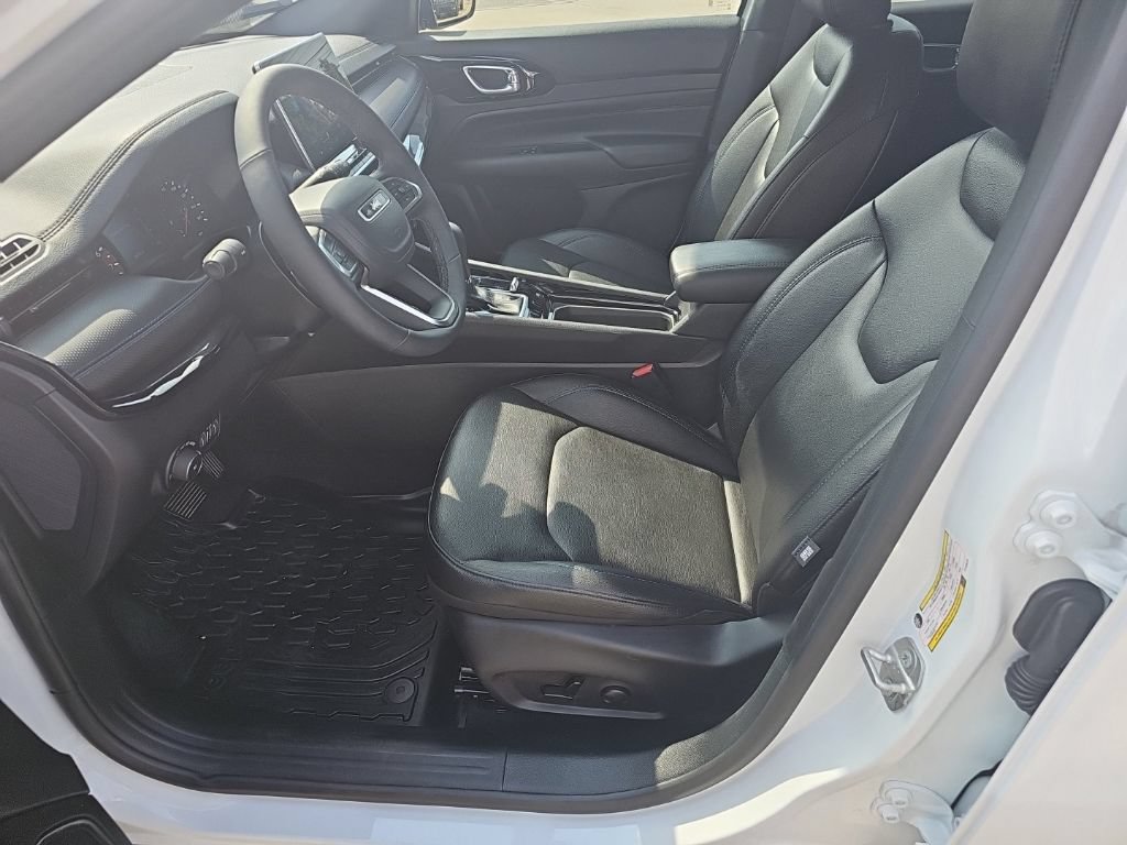 Certified 2026 Jeep Compass Limited AWD/4WD image 2