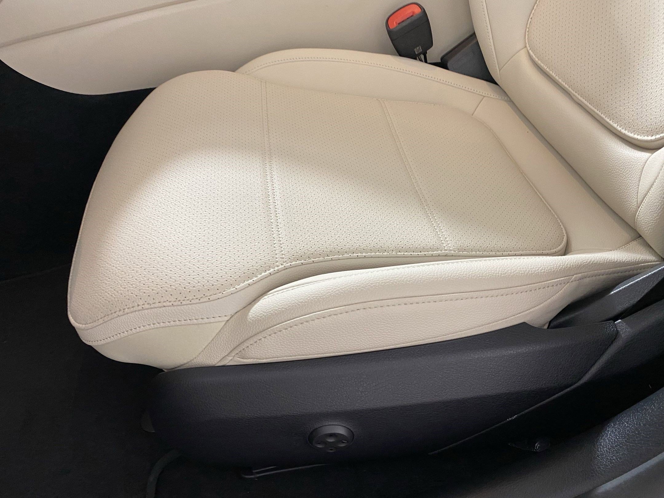 Used 2025 Mercedes-Benz C 300 4MATIC Sedan image 12