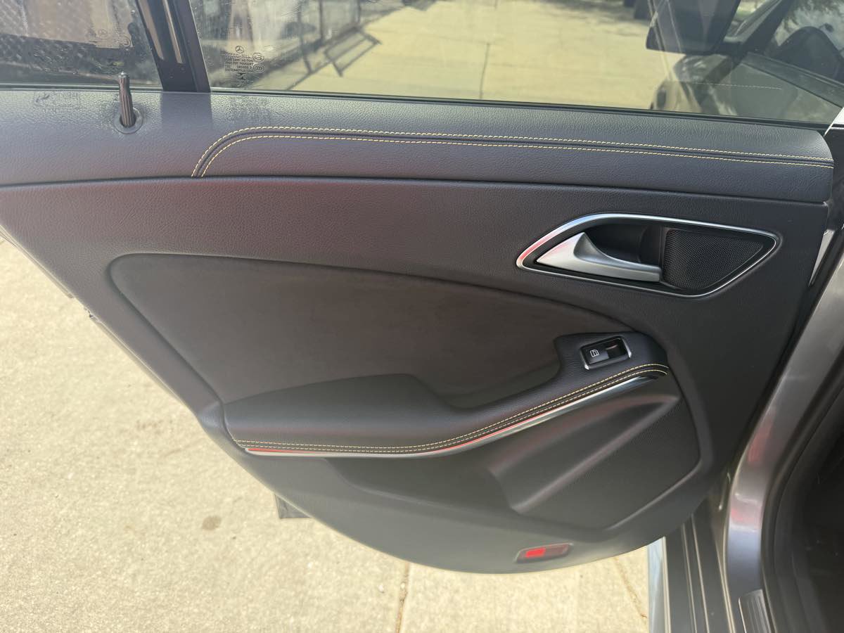 Used 2014 Mercedes-Benz CLA 250 4MATIC w/ Edition 1 Package image 17