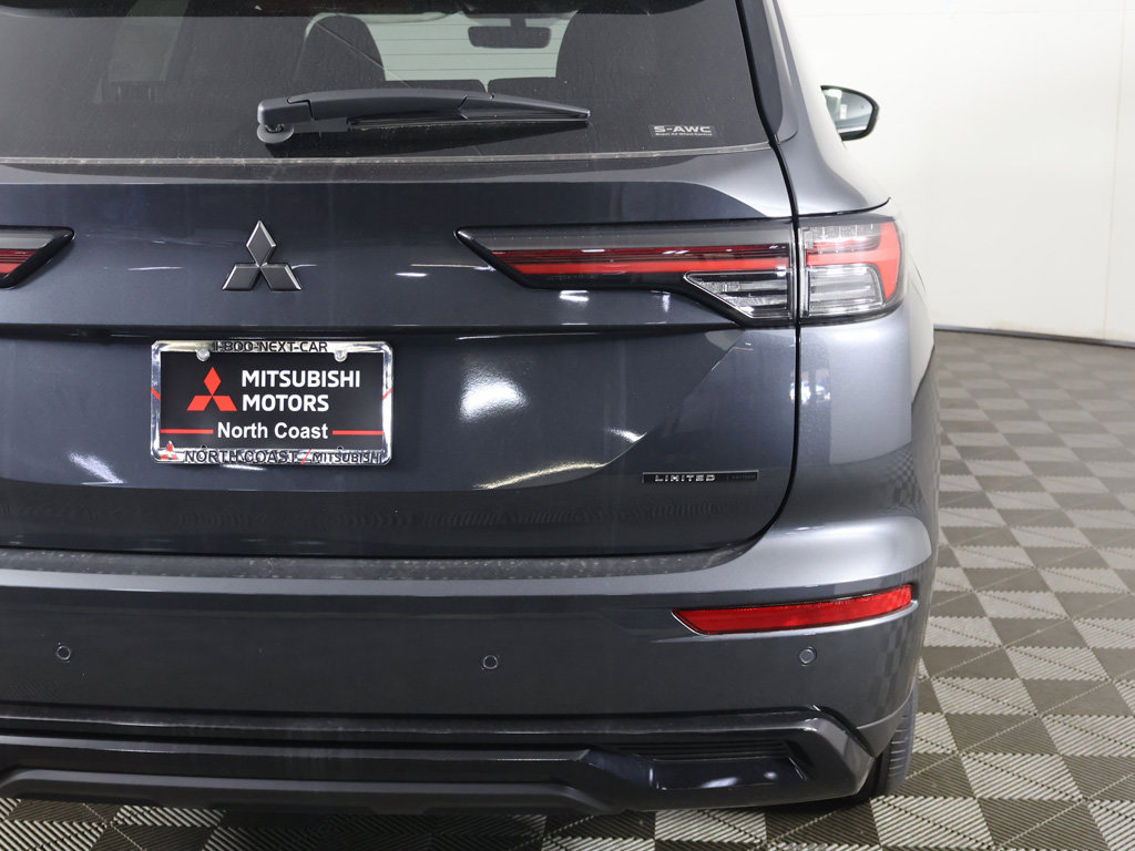 New 2026 Mitsubishi Outlander LE AWD/4WD image 16