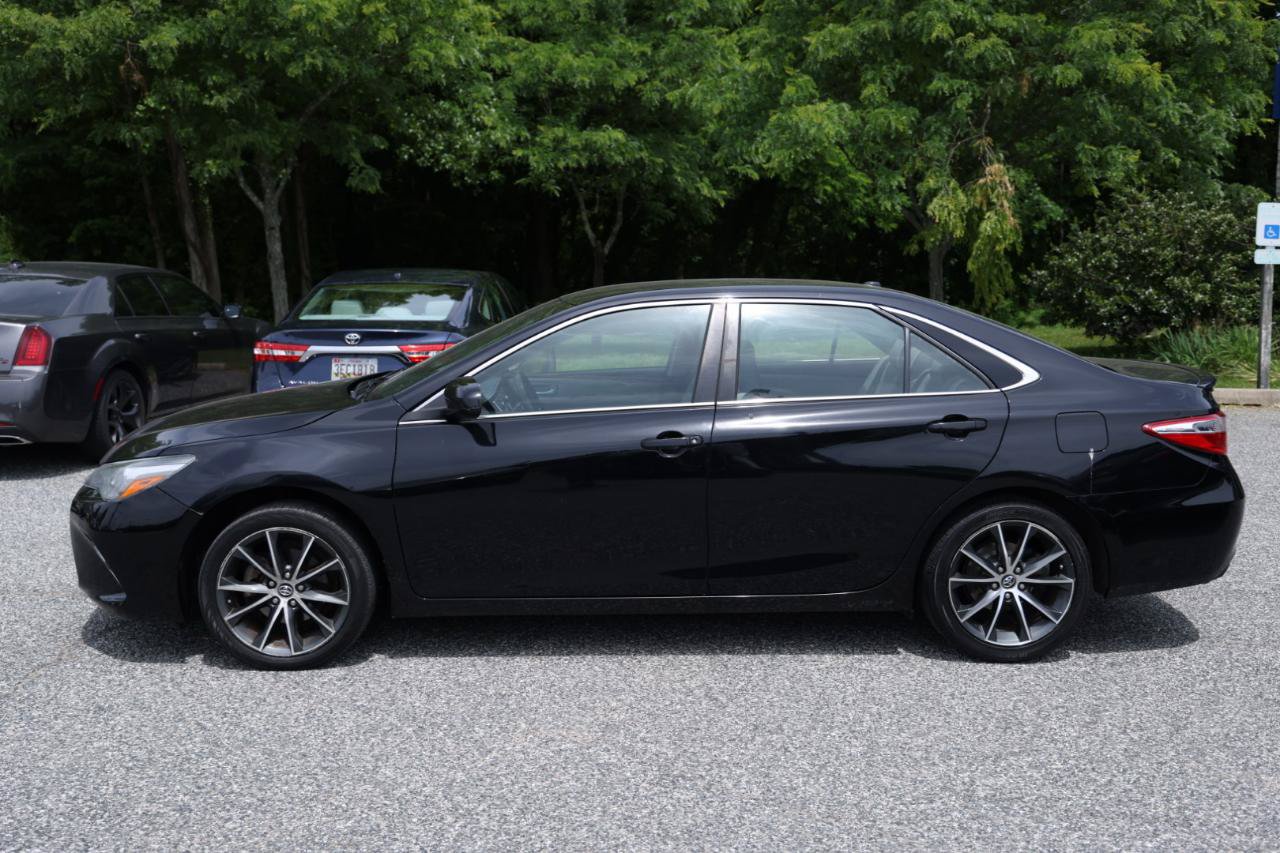 Used 2017 Toyota Camry XSE FWD image 6