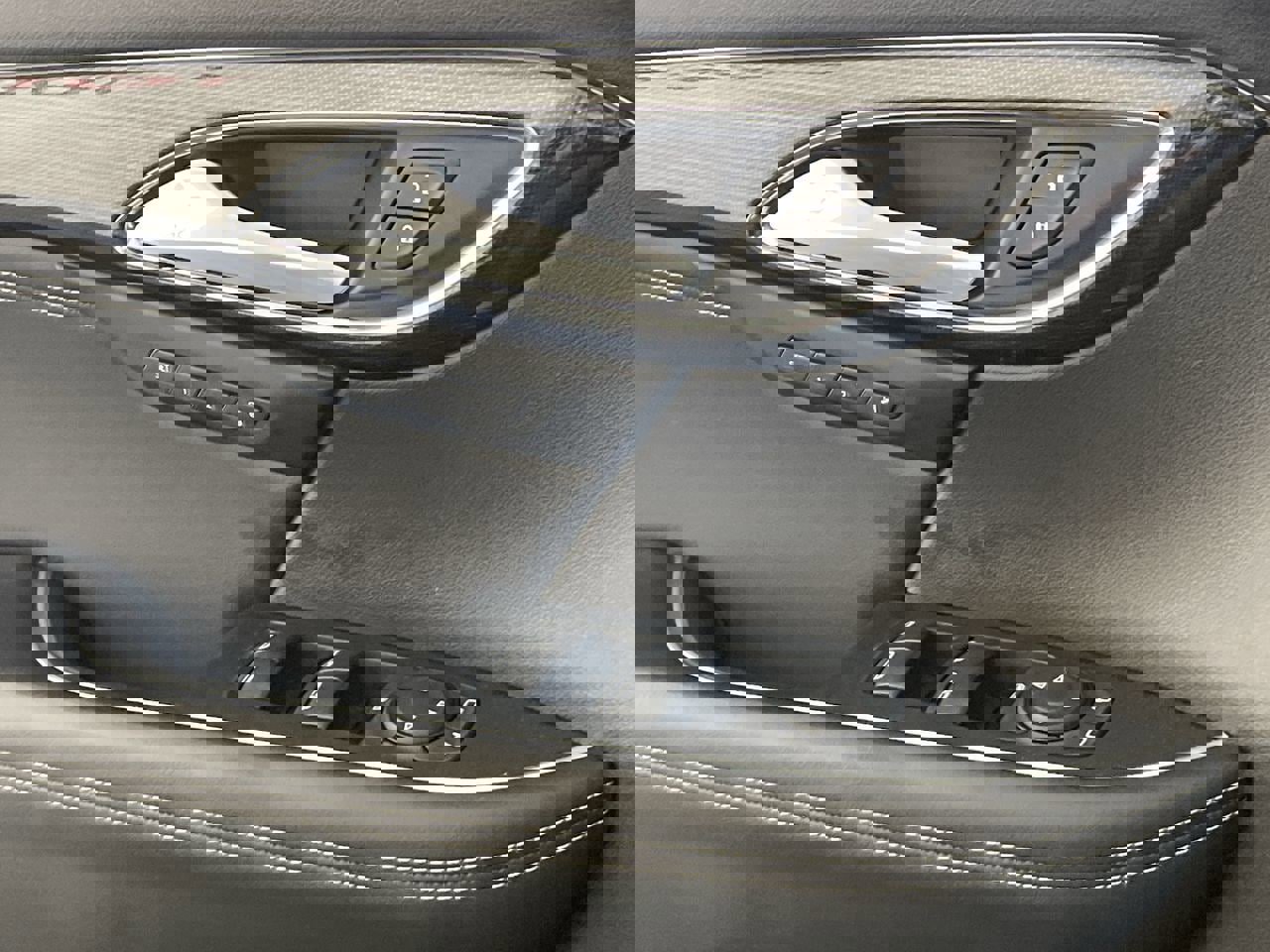 Used 2023 Buick Envision Essence image 17