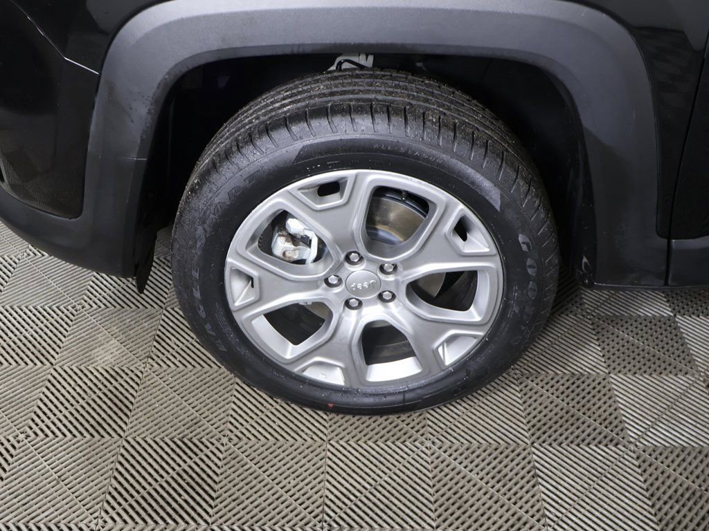 Used 2022 Jeep Renegade Limited AWD/4WD image 17