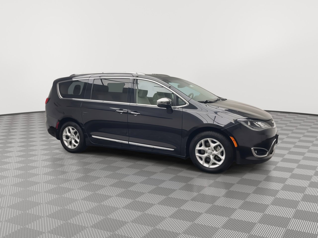 Used 2020 Chrysler Pacifica Limited image 43