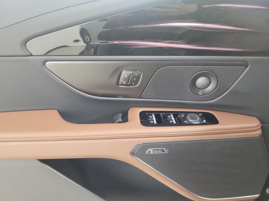 New 2026 Lincoln Nautilus Reserve AWD/4WD image 19