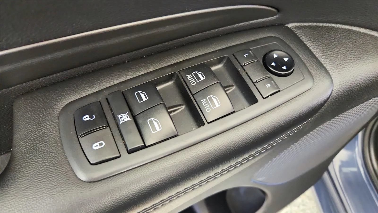 Used 2021 Dodge Durango SXT AWD/4WD image 30