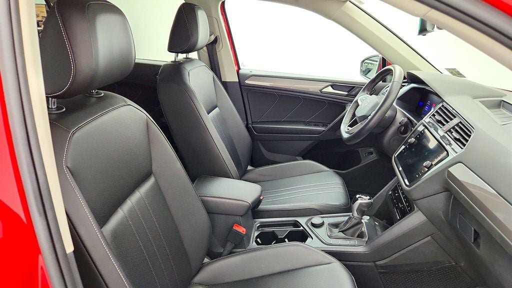 Used 2022 Volkswagen Tiguan SE AWD/4WD image 22
