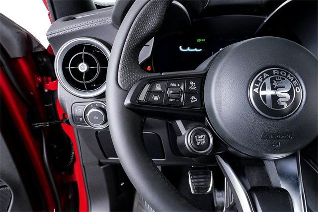 New 2025 Alfa Romeo Stelvio Sprint image 9