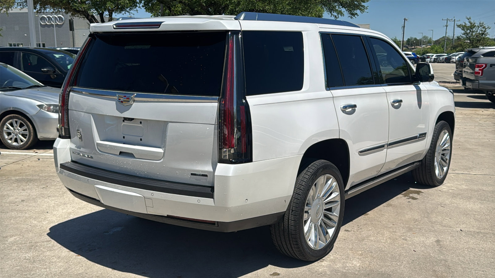 Used 2017 Cadillac Escalade Platinum image 7