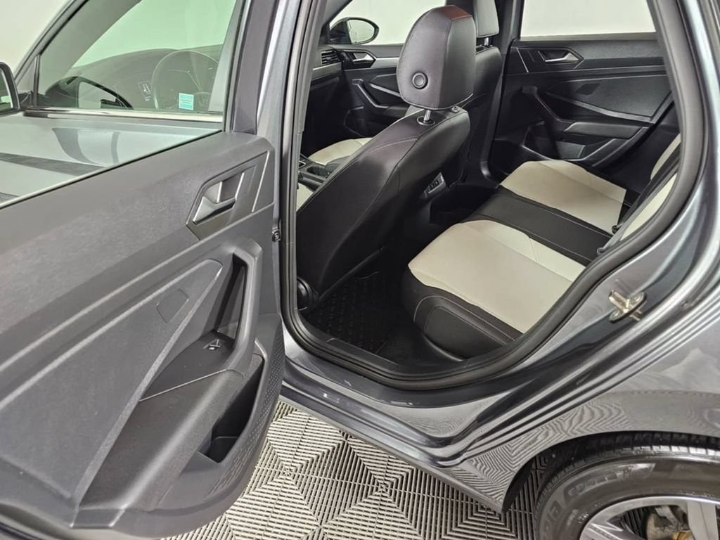 Used 2021 Volkswagen Jetta R-Line FWD image 18