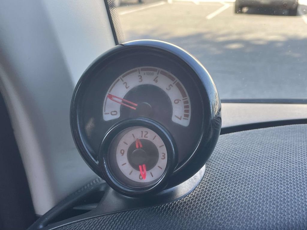 Used 2016 smart fortwo Prime RWD image 24