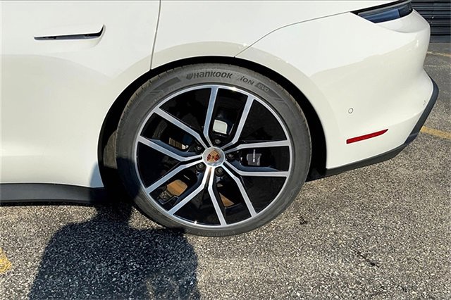 New 2025 Porsche Taycan image 16