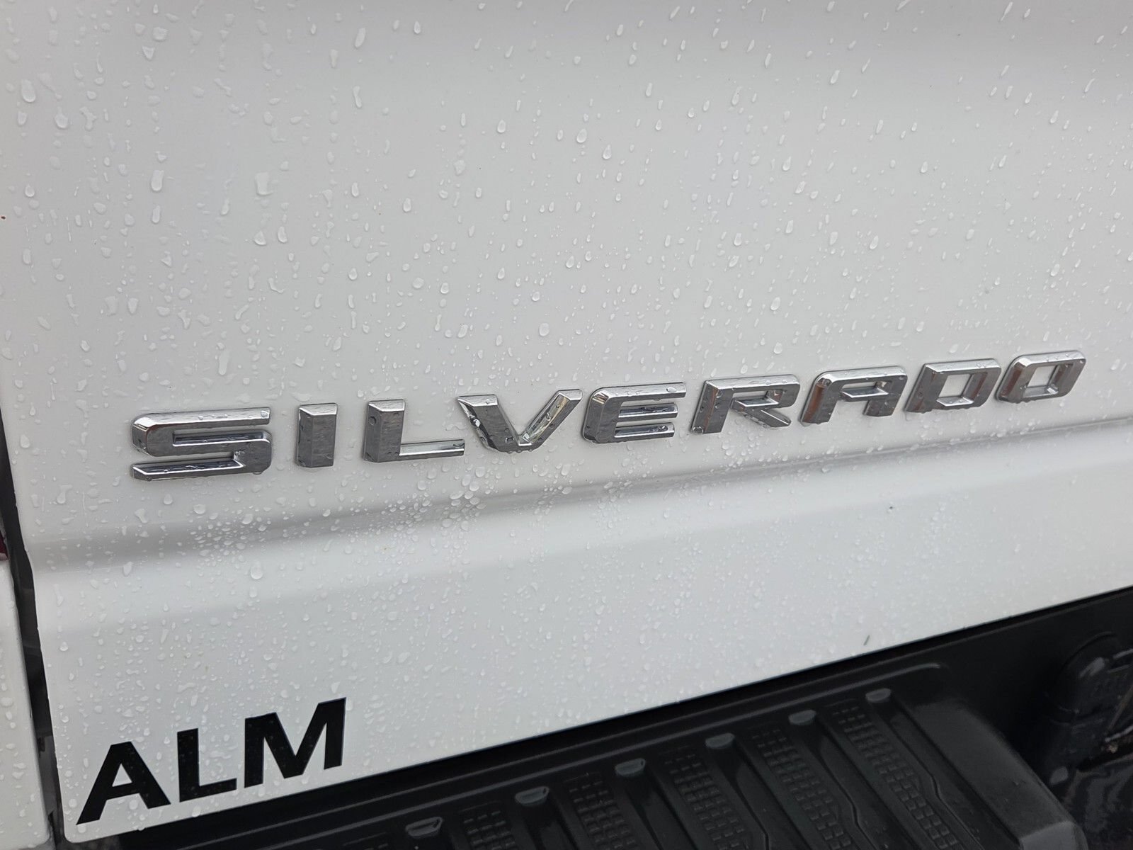 Used 2025 Chevrolet Silverado 1500 LT RWD image 11