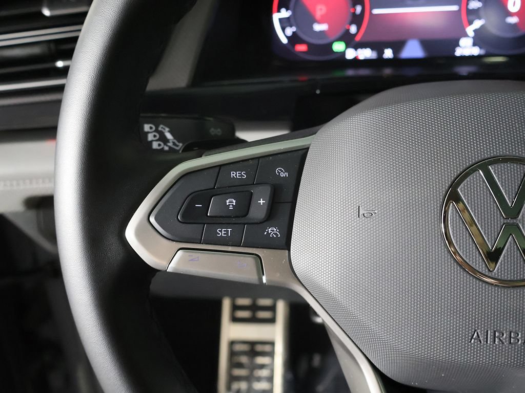 Used 2024 Volkswagen Atlas Peak Edition SE AWD/4WD image 43