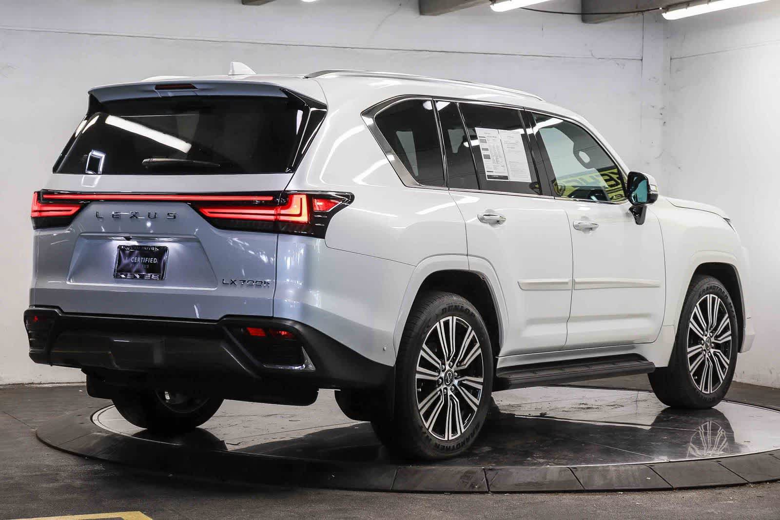 Certified 2025 Lexus LX 700h Luxury AWD/4WD image 4