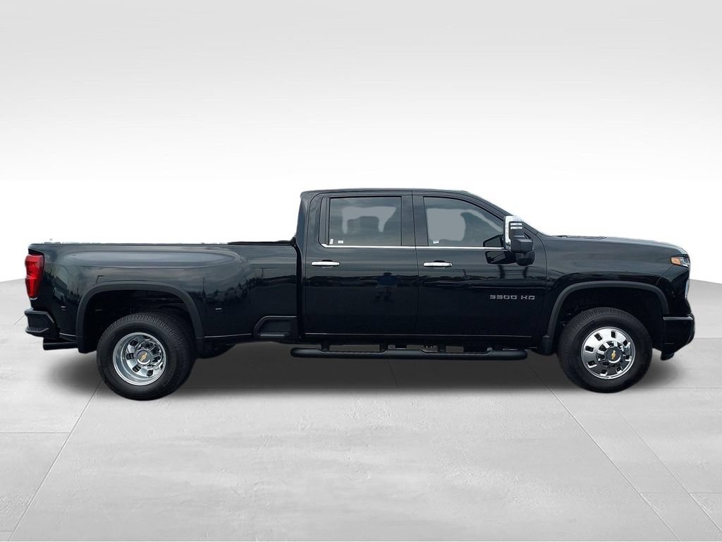 Used 2025 Chevrolet Silverado 3500 LTZ w/ LTZ Plus Package AWD/4WD image 6