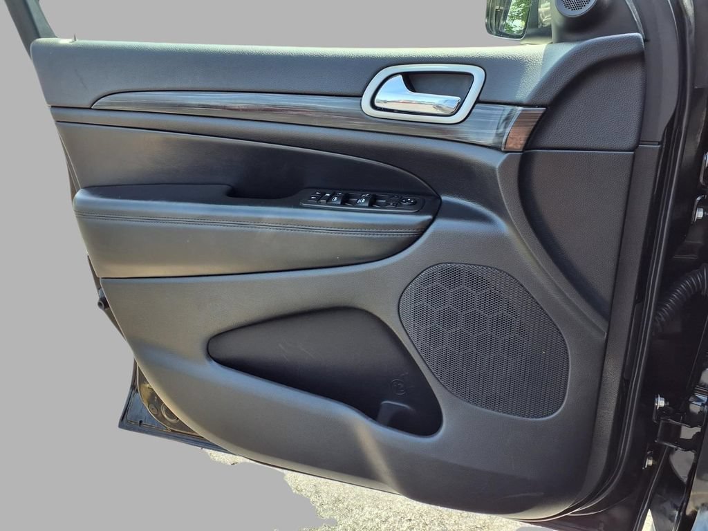 Certified 2021 Jeep Grand Cherokee Laredo X AWD/4WD image 18
