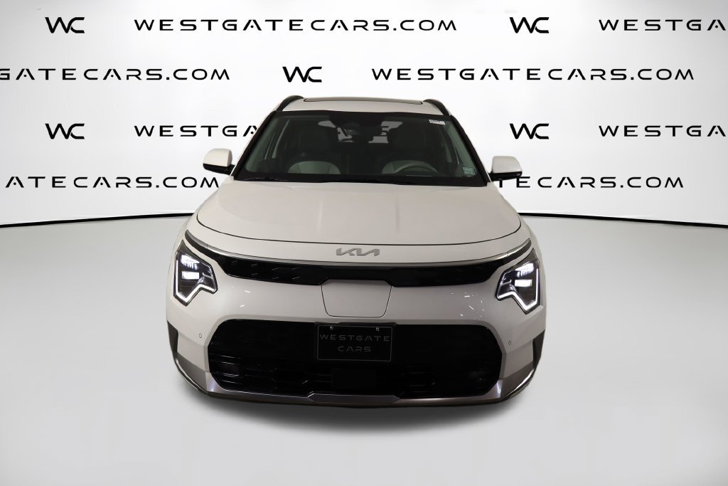Used 2023 Kia Niro Wave w/ Wave Preserve Package FWD image 2