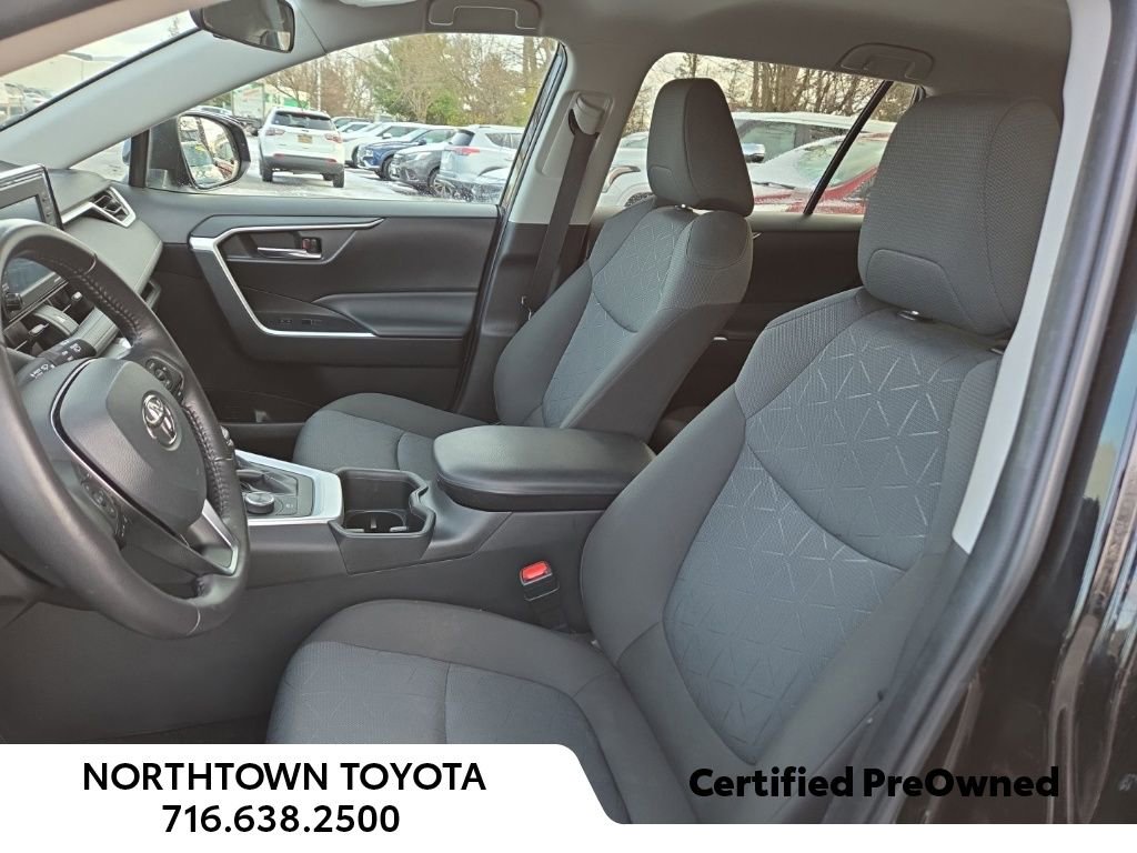 Used 2022 Toyota RAV4 XLE image 15