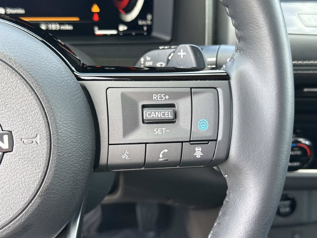 Used 2024 Nissan Rogue Platinum FWD image 37