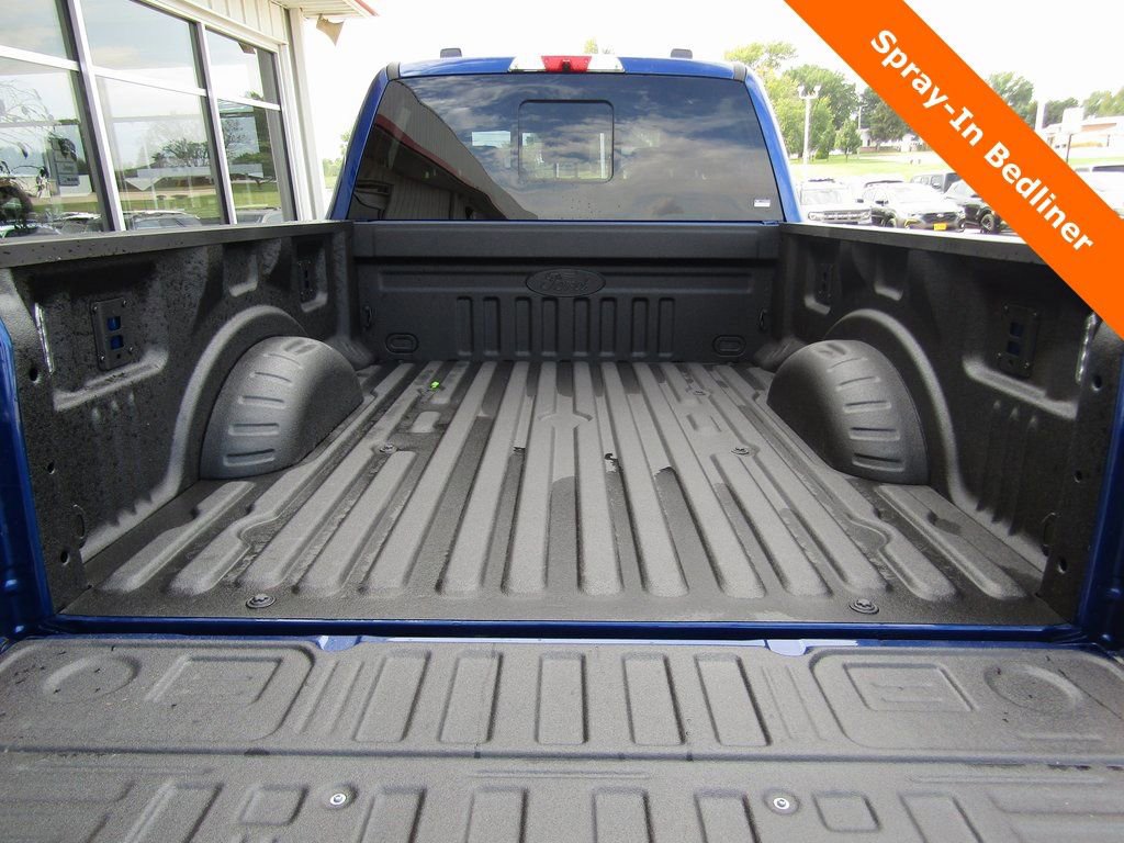 New 2026 Ford F250 Lariat w/ Black Appearance Package image 19