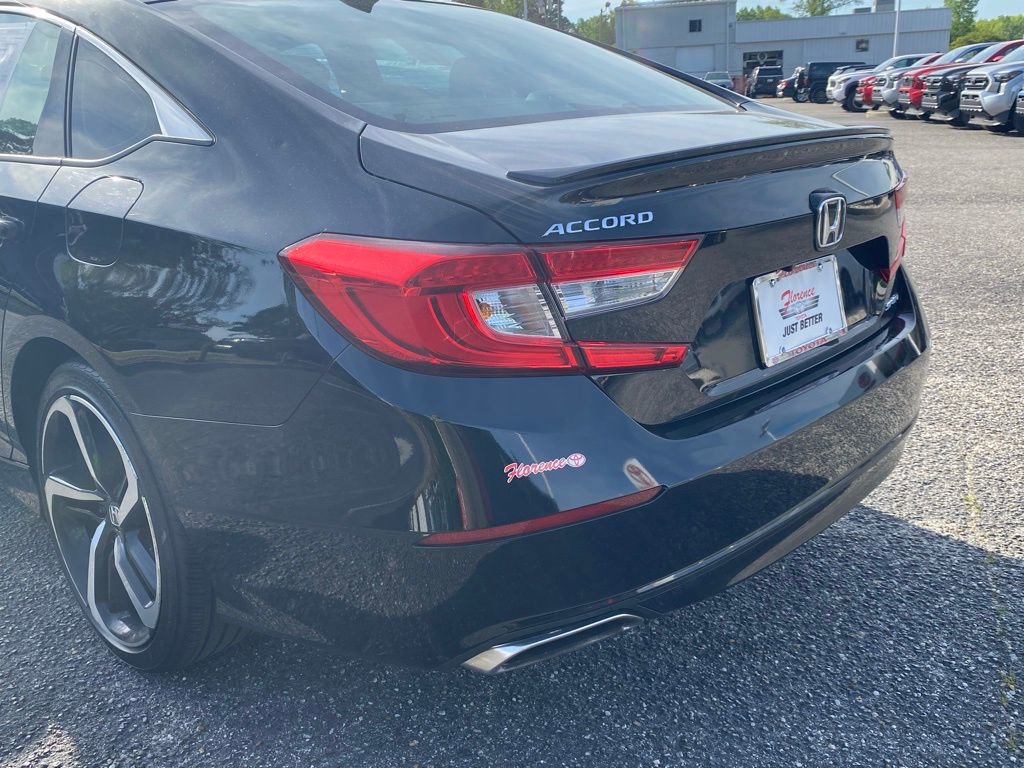 Used 2018 Honda Accord Sport image 11
