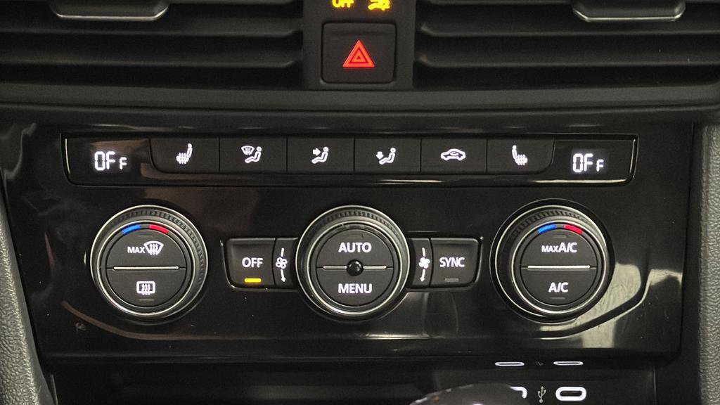 Used 2023 Volkswagen Jetta SE FWD image 18