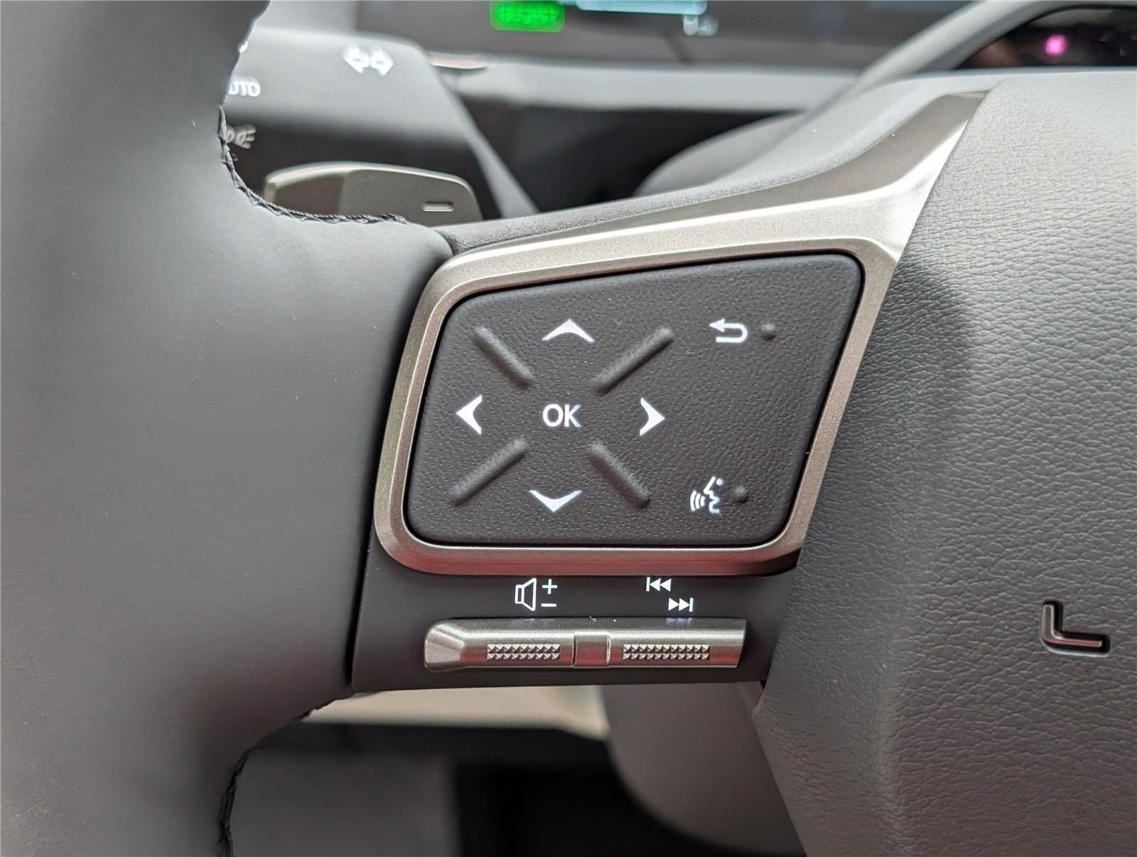New 2026 Lexus ES 500e AWD/4WD image 18