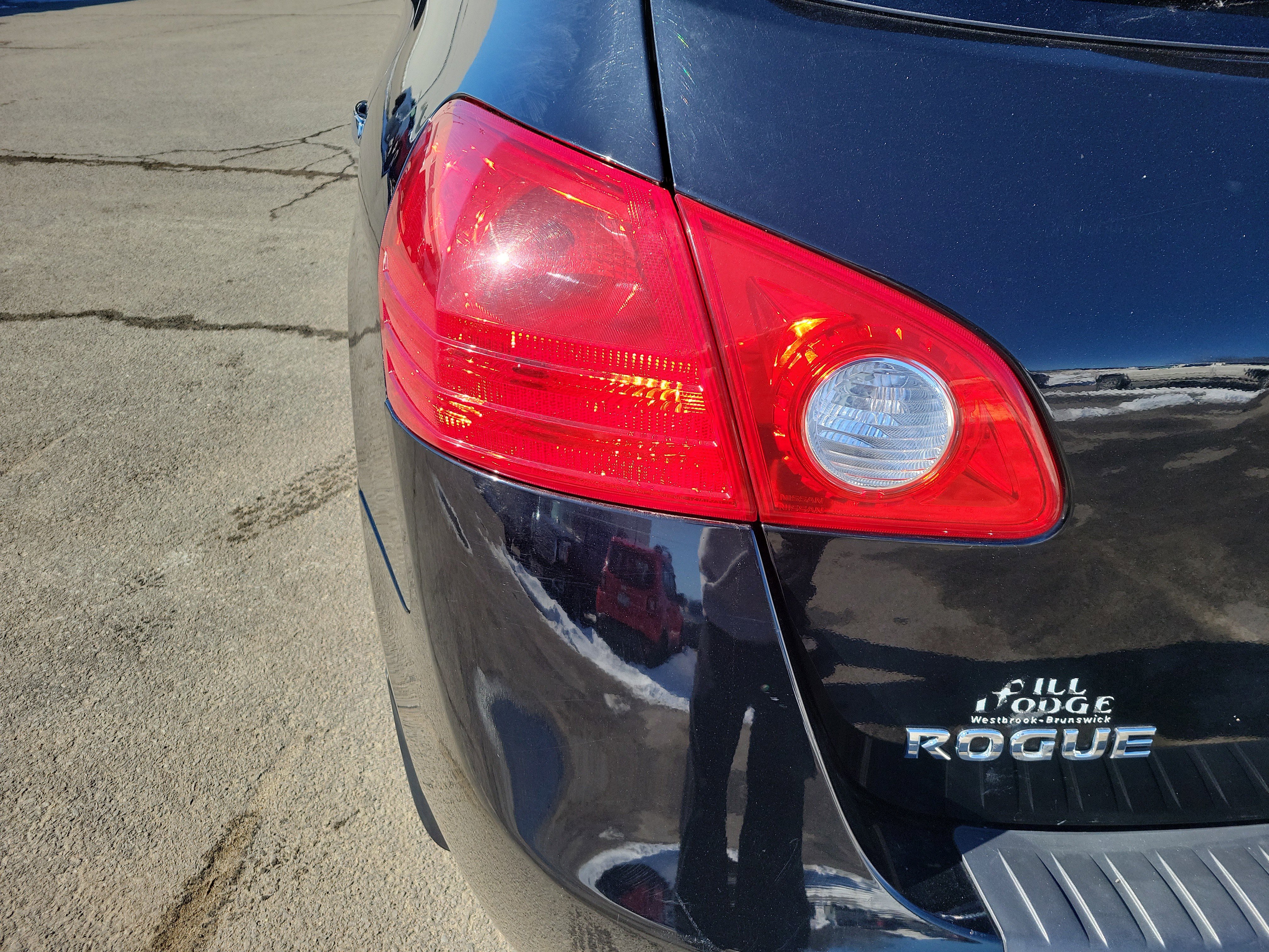 Used 2013 Nissan Rogue SV image 11