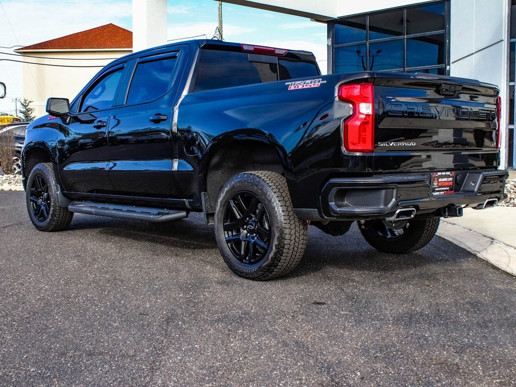 Used 2025 Chevrolet Silverado 1500 LT Trail Boss w/ LT Trail Boss Premium Package image 4