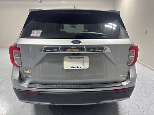 Used 2020 Ford Explorer XLT w/ Equipment Group 202A RWD image 7