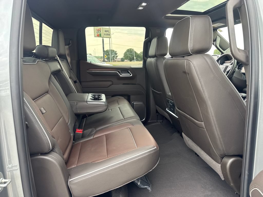 Used 2025 GMC Sierra 1500 Denali w/ Denali Reserve Package AWD/4WD image 13